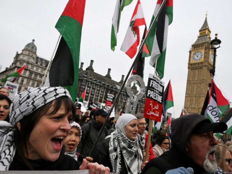 Thousands take part in London rally against Donald Trump’s Gaza plan