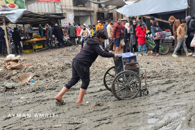 ‘Widespread Destruction’ – Strong Winds and Rain Batter Tents of Displaced in Gaza 