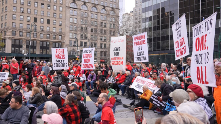 Liberation Seder: Hundreds of Jewish Protesters Demand Release of Foreign Students Abducted by ICE